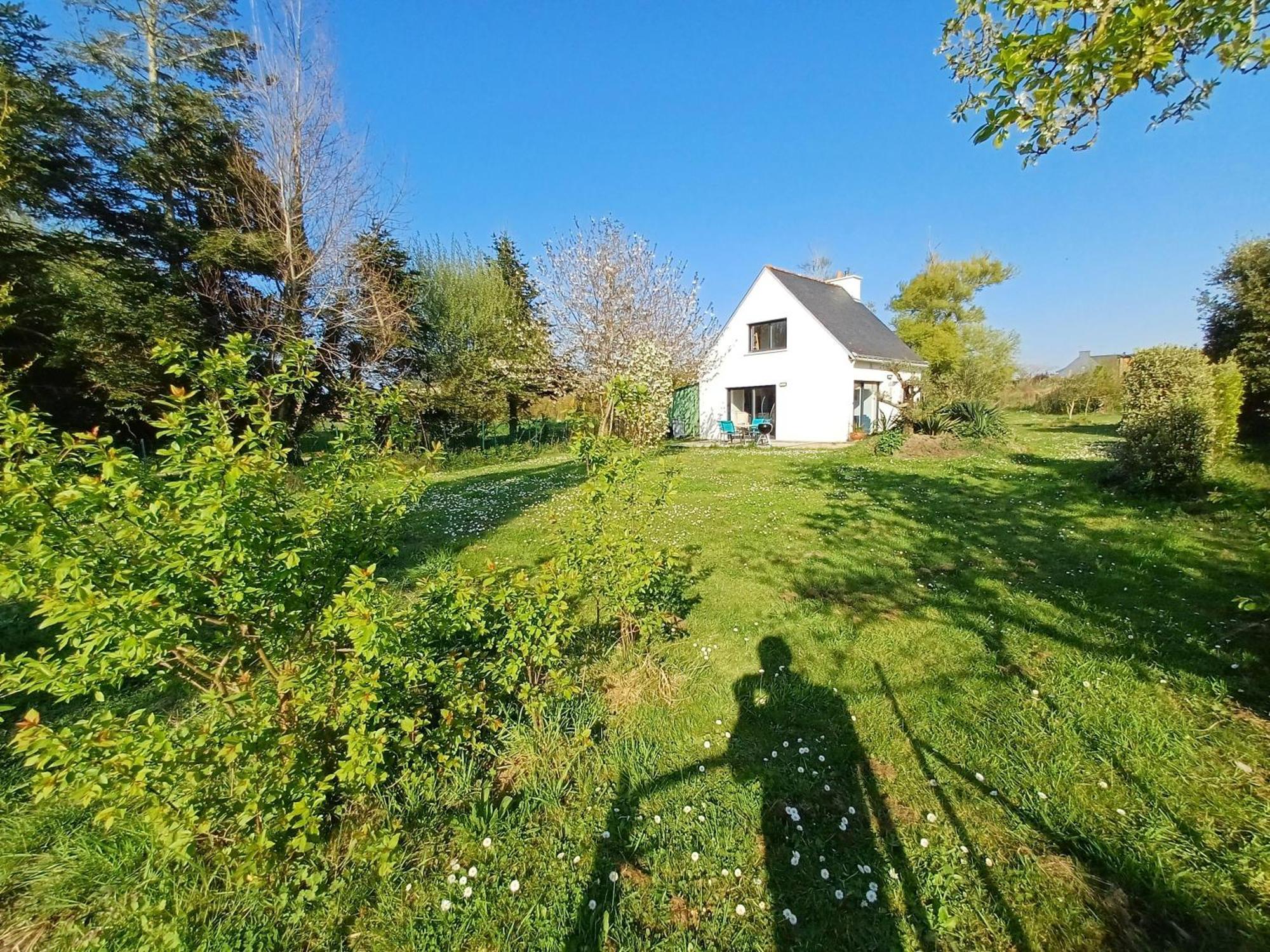 Maison De Vacances: Seaside Retreat with Private Garden Plouhinec  Exterior photo