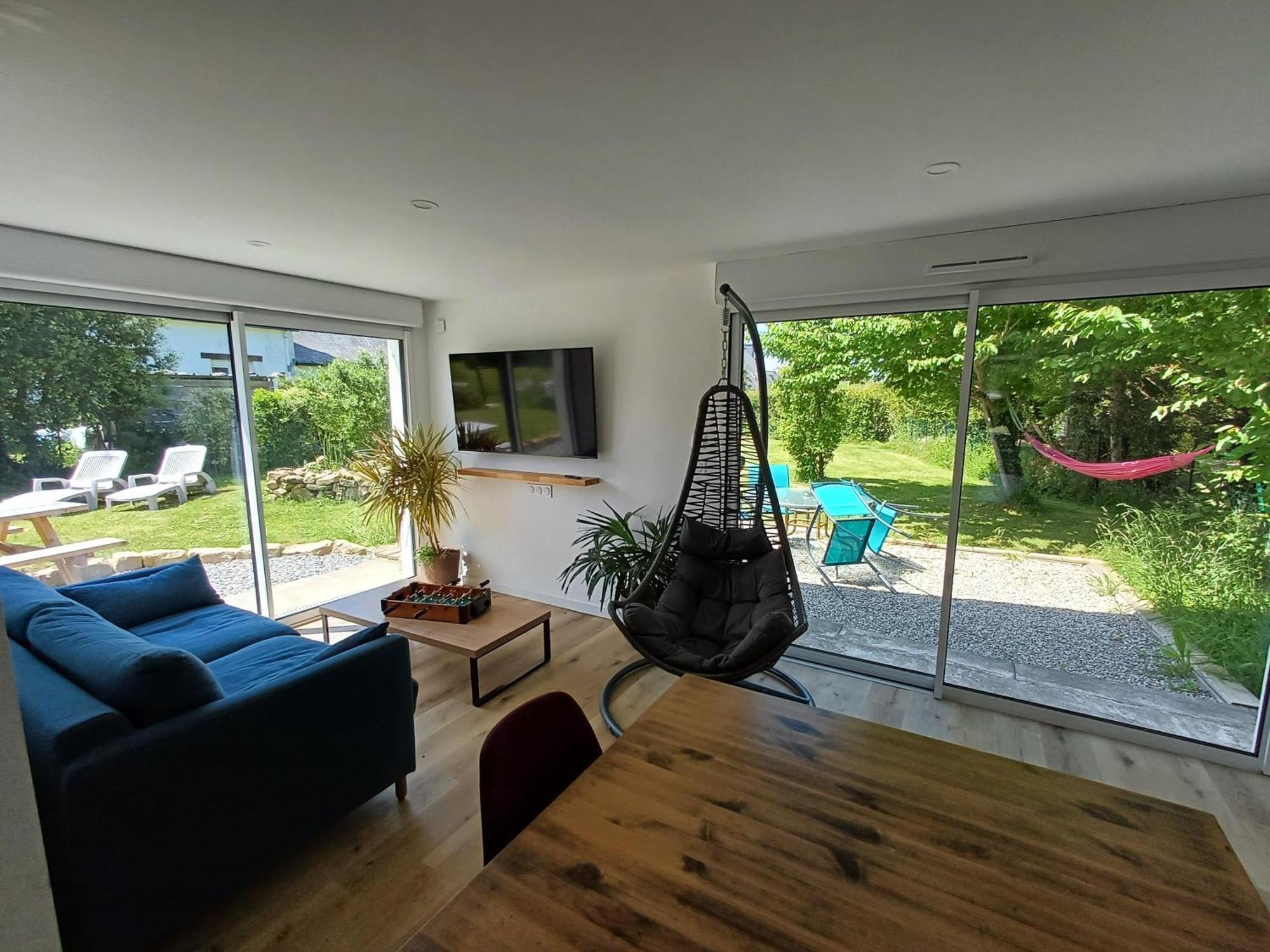 Maison De Vacances: Seaside Retreat with Private Garden Plouhinec  Exterior photo